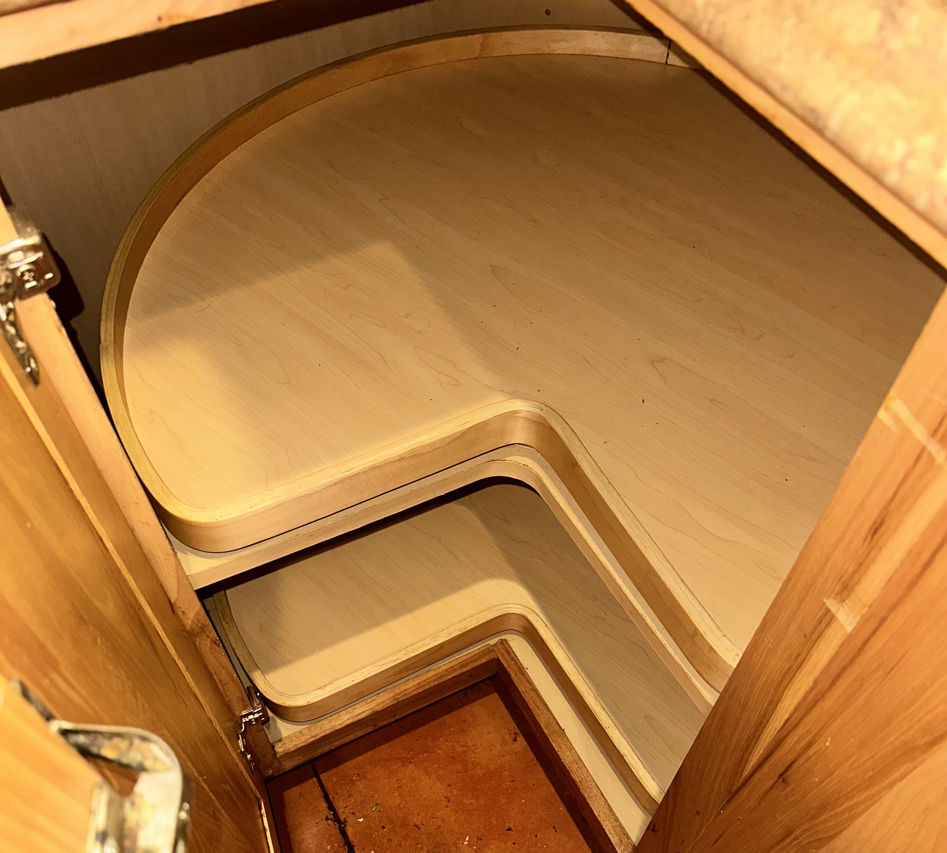 Lazy Susan detail clean after cleaning