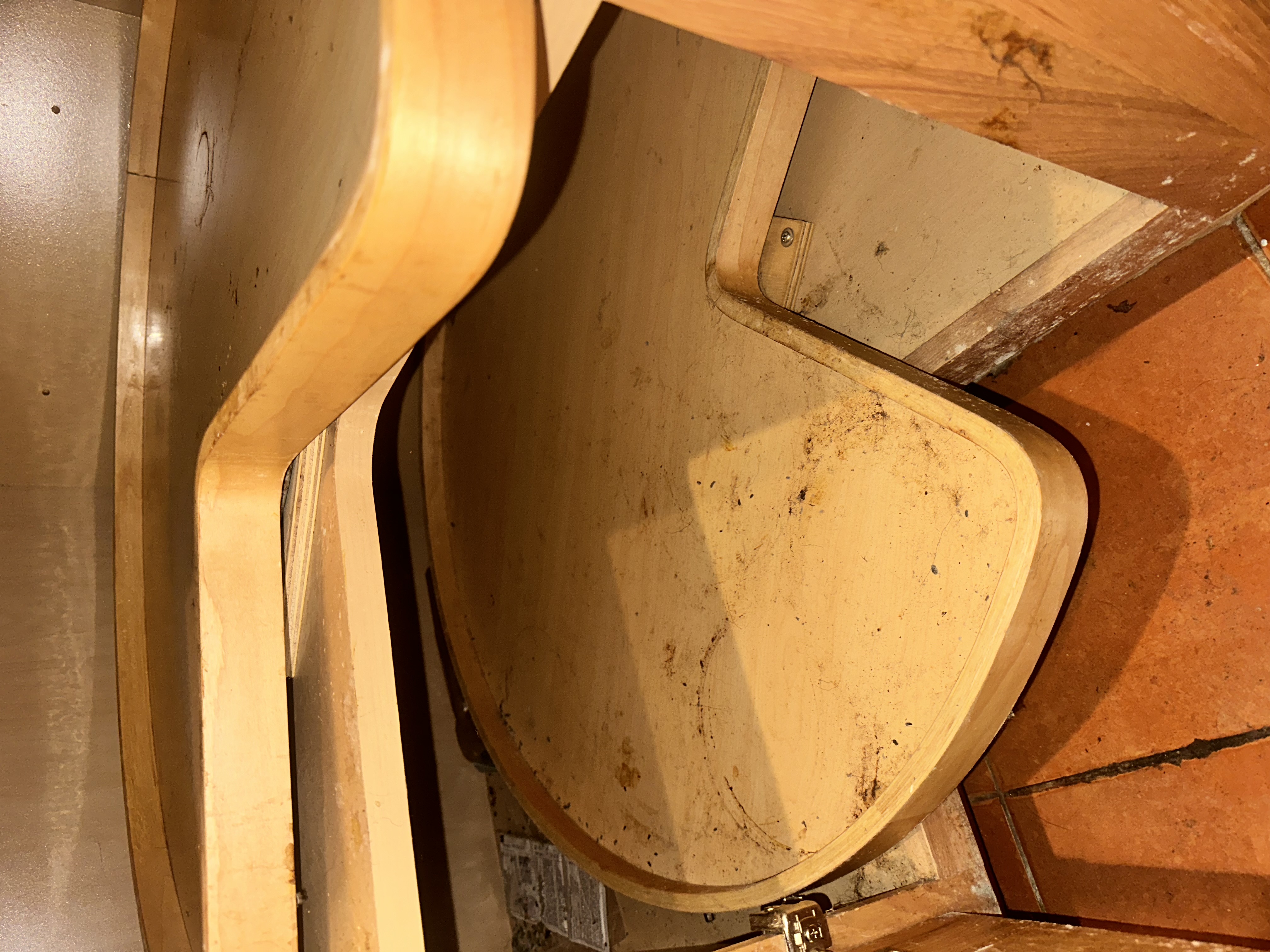 Lazy Susan detail clean before cleaning